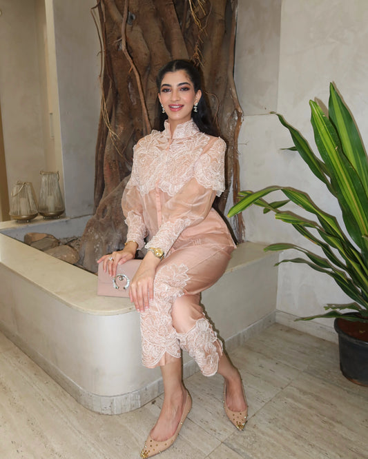Hanna Khan in Shadow Coord in Blush Pink